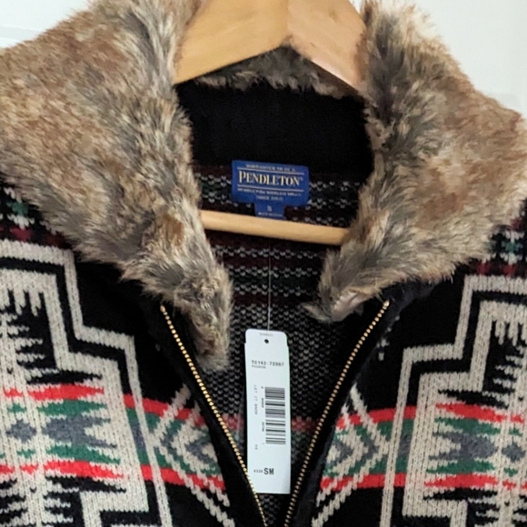 NWT, PENDLETON zip up wool sweater sz small - Picture 5 of 6